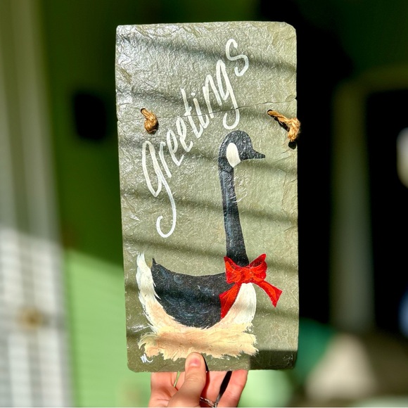 VTG Painted Cottagecore Farm Stone Goose With Red Bow Welcome Plaque Wall Sign - Picture 6 of 6